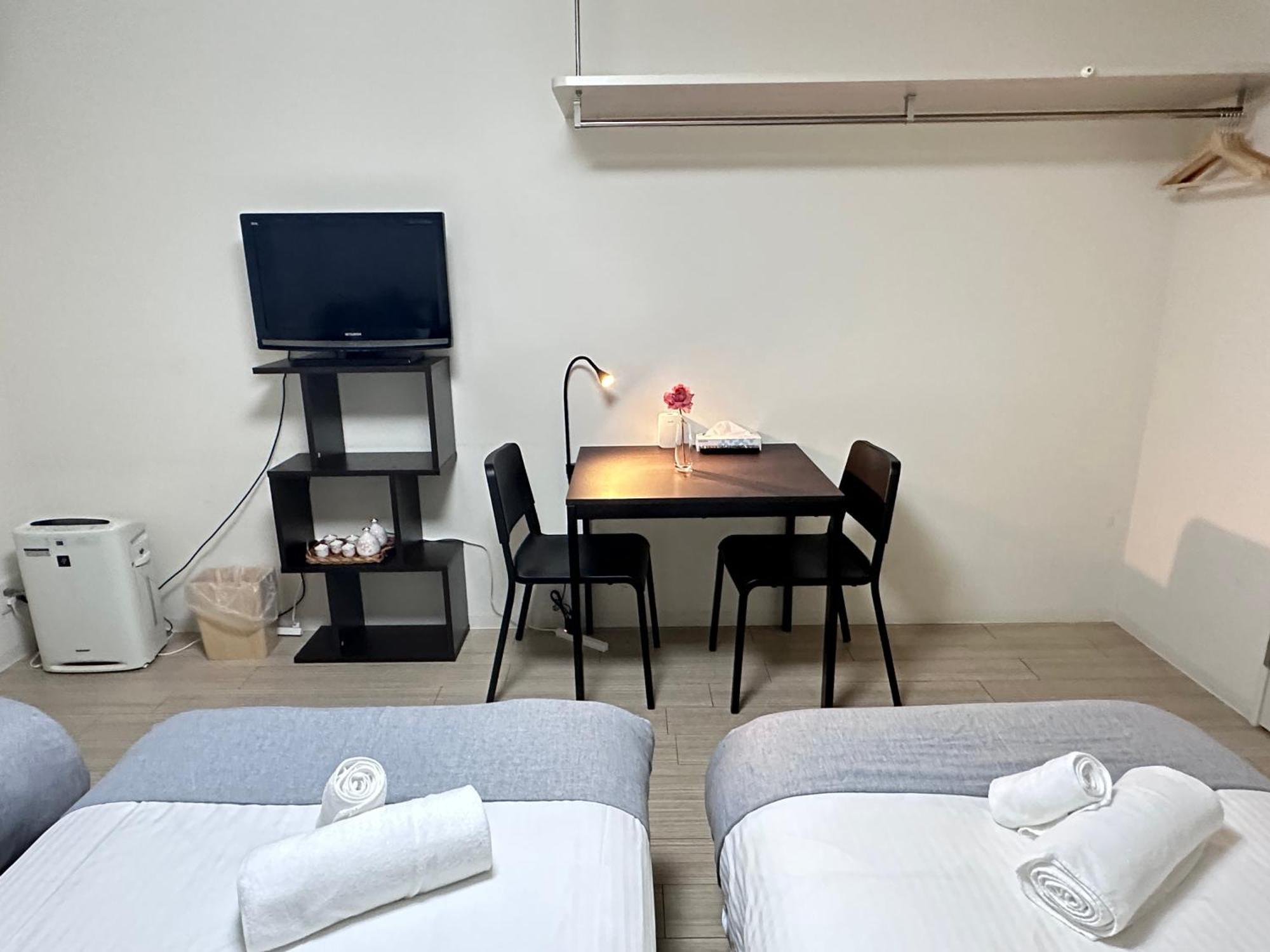 In Kiyomizu, Walk 5 Minutes Kiyomizu Temple, Washmachine, Kitchen, Tv In Room&bathroom, 3 Cars Free Parking Kyoto