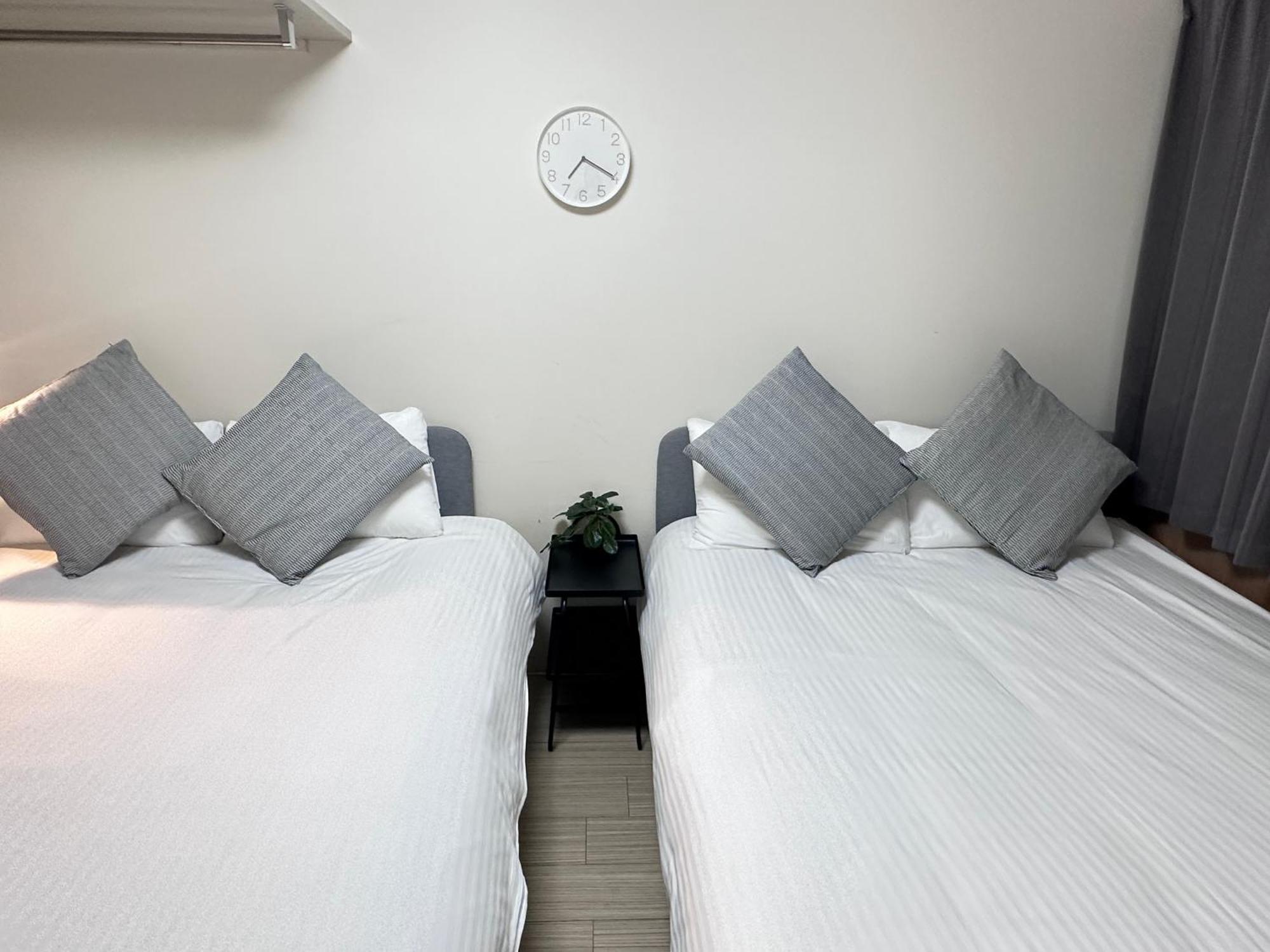Aparthotel In Kiyomizu, Walk 5 Minutes Kiyomizu Temple, Washmachine, Kitchen, Tv In Room&bathroom, 3 Cars Free Parking Kyoto