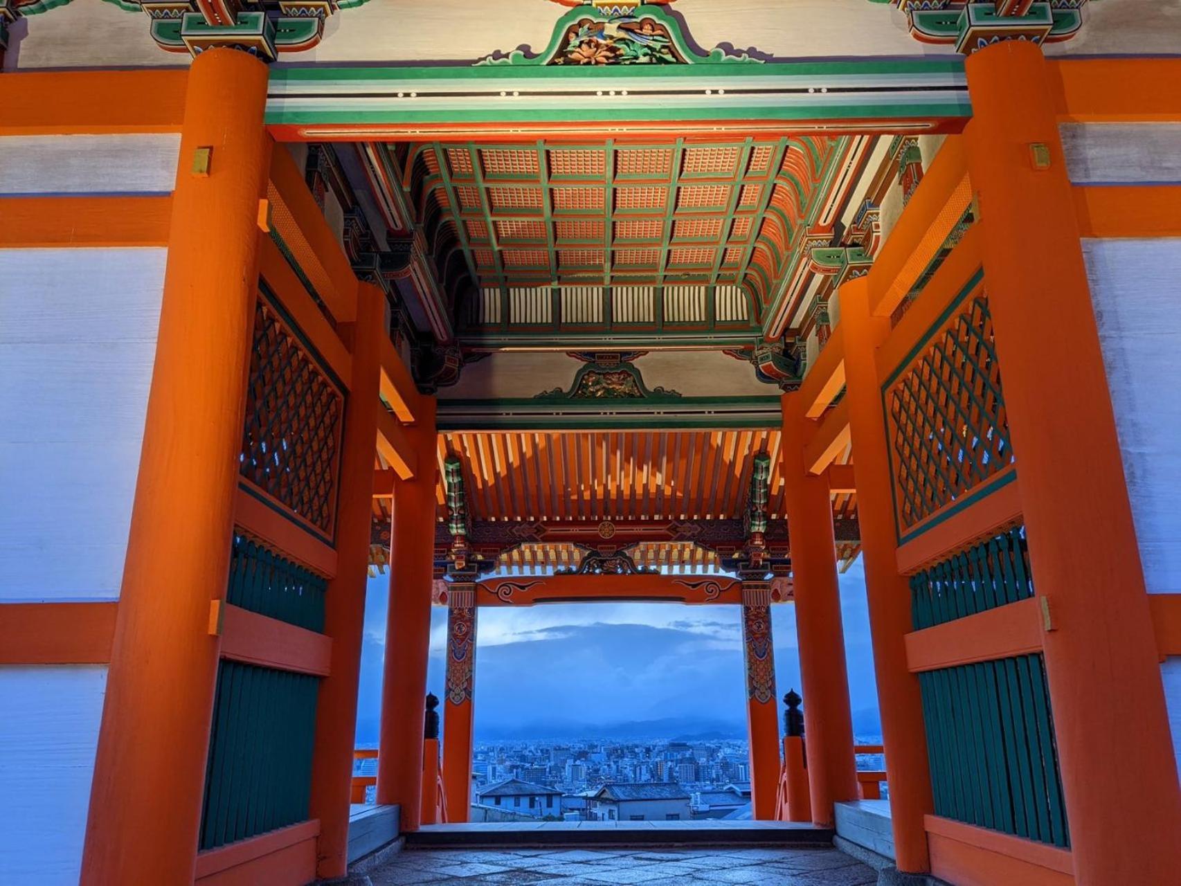 In Kiyomizu, Walk 5 Minutes Kiyomizu Temple, Washmachine, Kitchen, Tv In Room&bathroom, 3 Cars Free Parking Kyoto