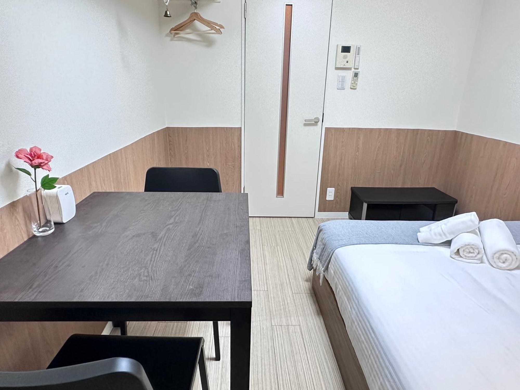 In Kiyomizu, Walk 5 Minutes Kiyomizu Temple, Washmachine, Kitchen, Tv In Room&bathroom, 3 Cars Free Parking *