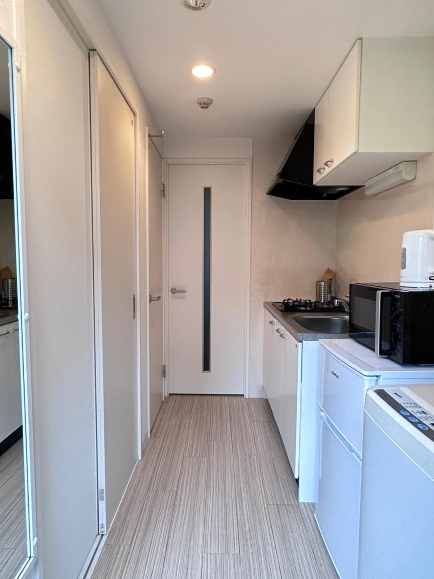 In Kiyomizu, Walk 5 Minutes Kiyomizu Temple, Washmachine, Kitchen, Tv In Room&bathroom, 3 Cars Free Parking Kyoto