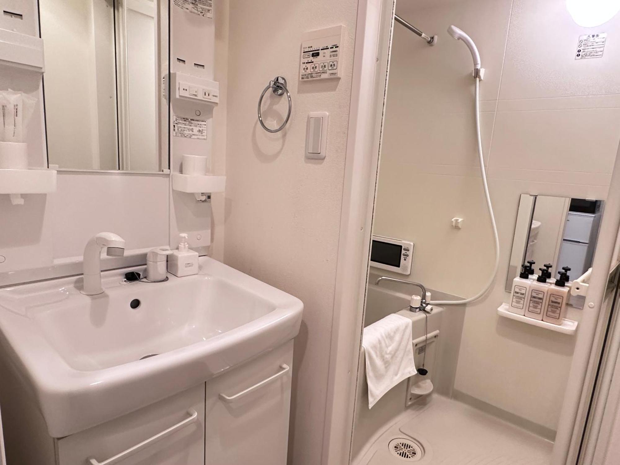 In Kiyomizu, Walk 5 Minutes Kiyomizu Temple, Washmachine, Kitchen, Tv In Room&bathroom, 3 Cars Free Parking Aparthotel *